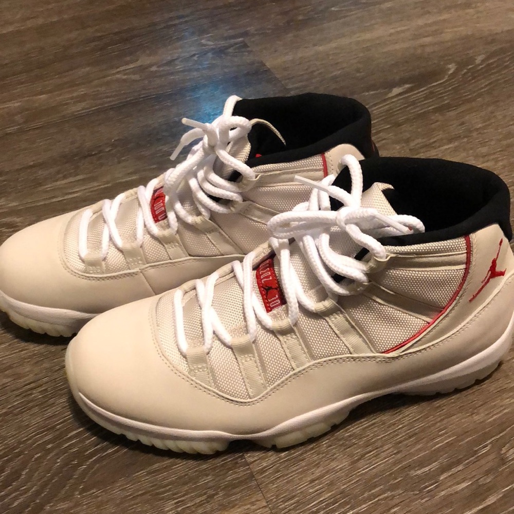 Jordan retro 11 platinum